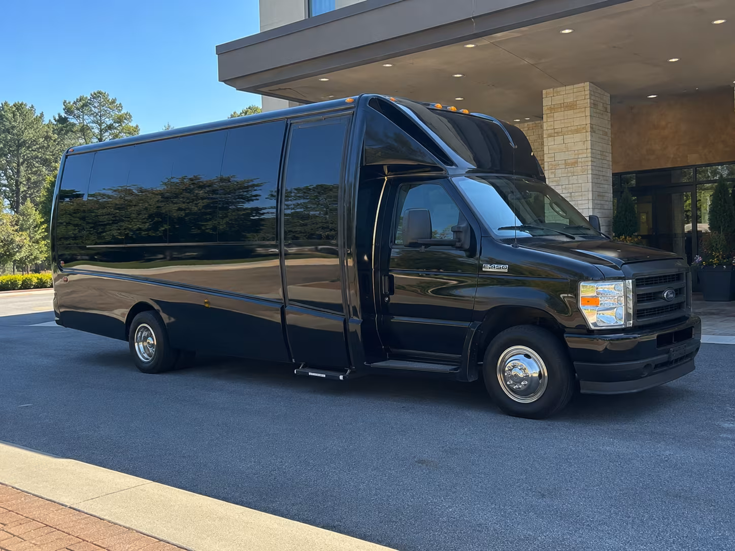prom minibus rentals for smaller groups around sanford